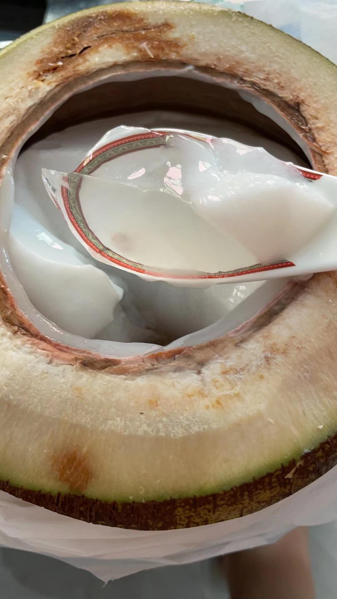 椰子怎么吃椰汁和椰肉，海南人教你椰子的食用方法