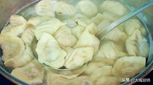 速冻饺子怎么煮，超市买的速冻饺子怎么煮（不可开水下锅）