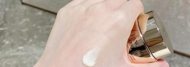 什么眼霜去皱效果好，真正可以去皱的眼霜（良心推荐这几款超火爆的抗老眼霜）