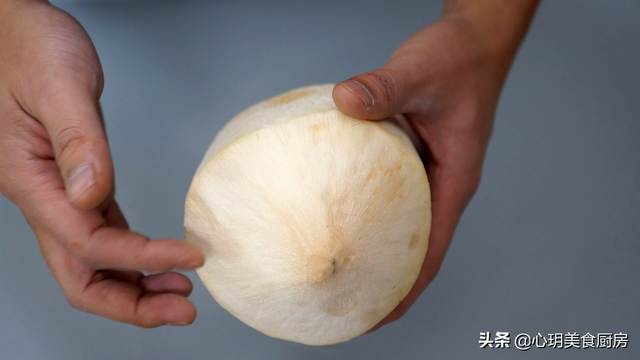 青椰子怎么打开，内行人开椰子取肉（超市买的青椰子怎么打开）