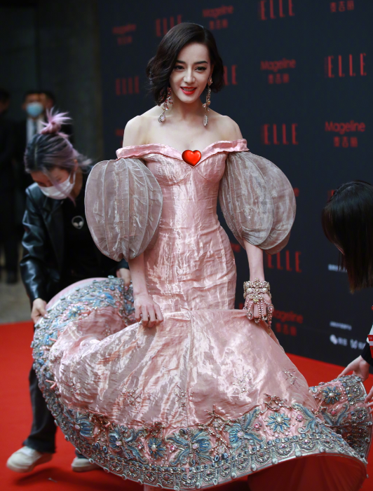 没有整过容的女明星，90年没整过容的女明星（“不老女神”现原形）