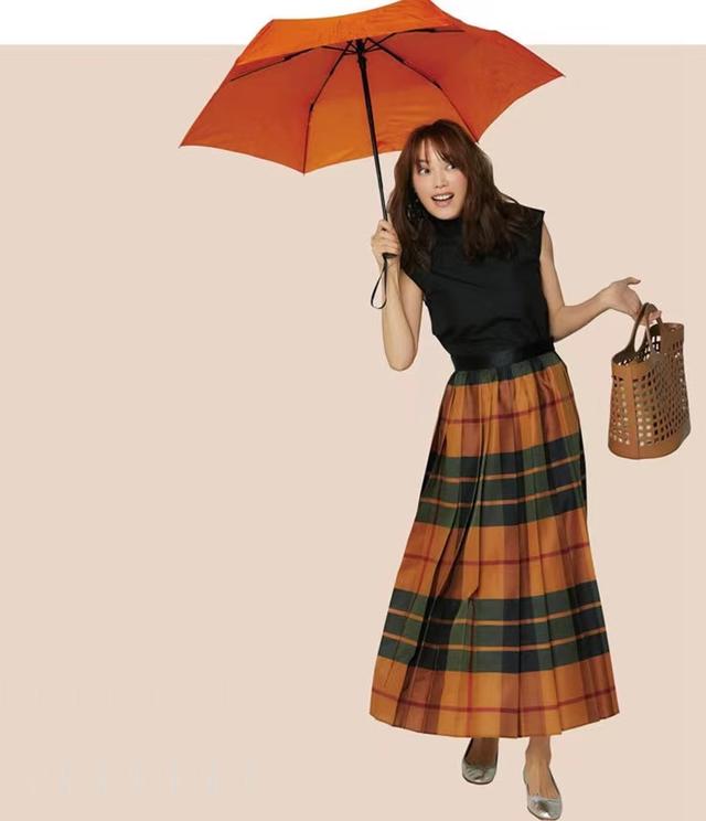 女生裙装穿搭，女生裙装穿搭图（4条半裙、15套穿搭）