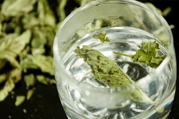 多喝水有四大好处，喝水的好处和重要性介绍（对身体是好还是坏）