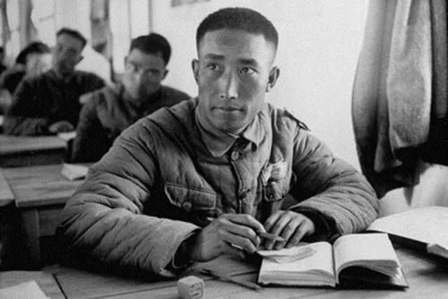 黄埔军校3期出了哪些有名的人物，黄埔军校第十期名人（毛主席推荐入学的5名黄埔生）