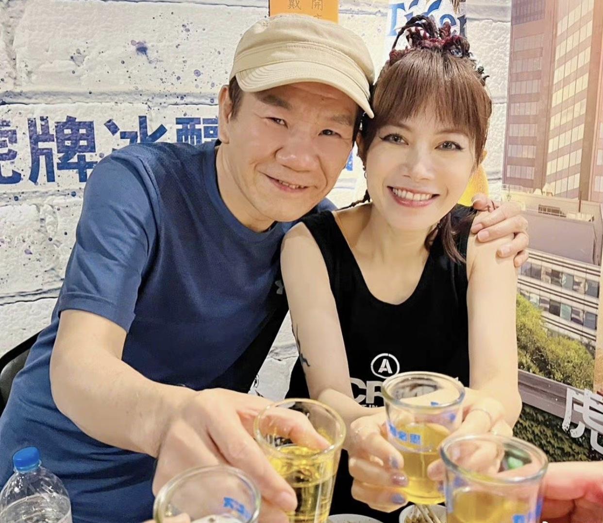 赵传个人资料简介（近日现身餐馆，紧搂小17岁徐怀钰） 第11张