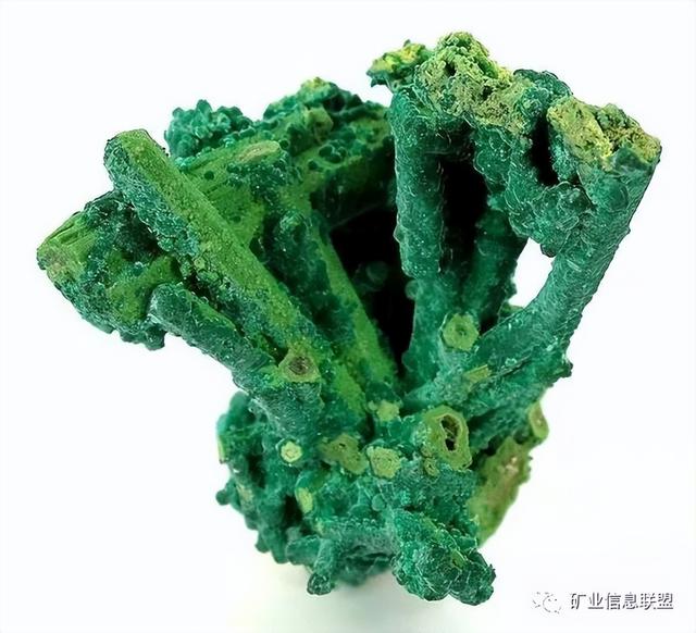 云母矿的种类有哪些，云母矿是什么（矿石之白云母和砷铜矿）