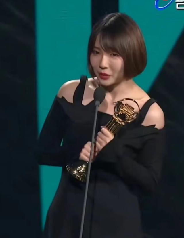 北大还行撒贝宁，北大还行撒贝宁8句（男有撒贝宁女有刘恋）