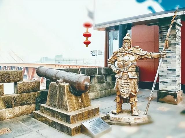 洪崖洞简介，洪崖洞简介历史（重庆洪崖洞：古时的仙人洞府）