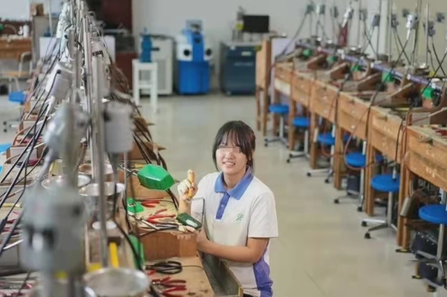 怎么判断女朋友是不是处女，怎么看出女生是不是处（高中女生和职高女生的差别）