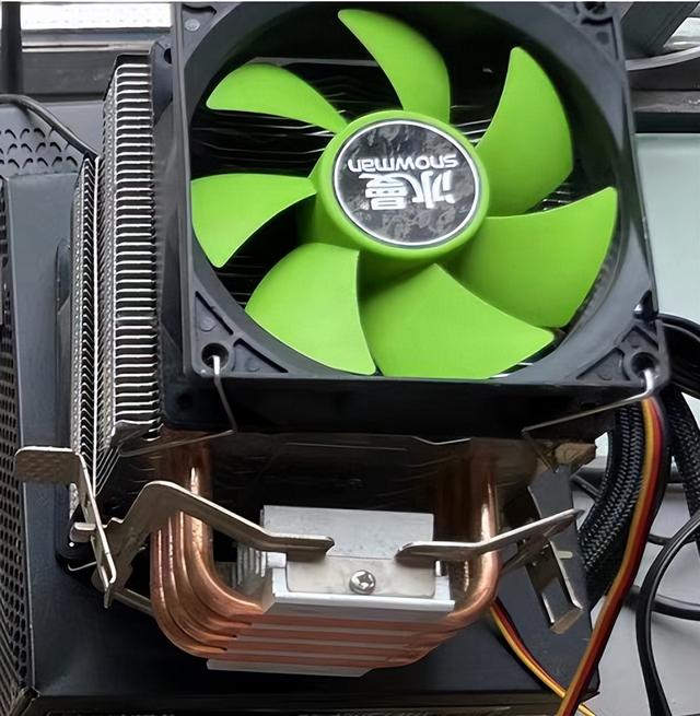 lol最低配置要求，lol最低配置要求是什么（600多光污染主机）