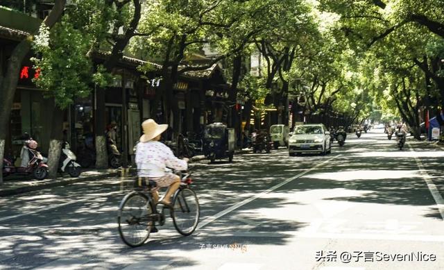 唯美有意境的女生背影图片  路还长 背影要直要美，女生背影唯美图片高清 意境（每张照片的背后是一个怎样的故事）