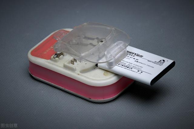 诺基亚老年机怎么插卡，老年机SIM卡安装与拆卸（这5个有关手机的老物件）