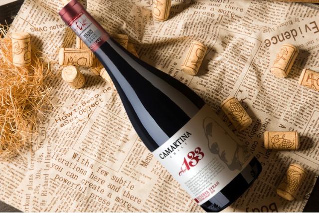 亲亲情人节是哪天的，亲亲节在几月几日（6月14日亲吻情人节）