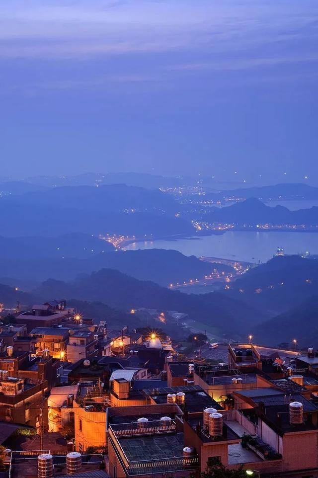如何去台湾，如何去台湾工作（坐上高铁去台湾旅行）