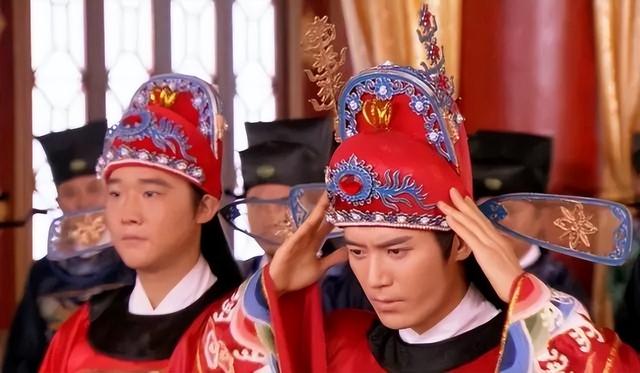 结婚大门对联大全，新婚对联大门九字联（恭贺结婚的5副极品对联）