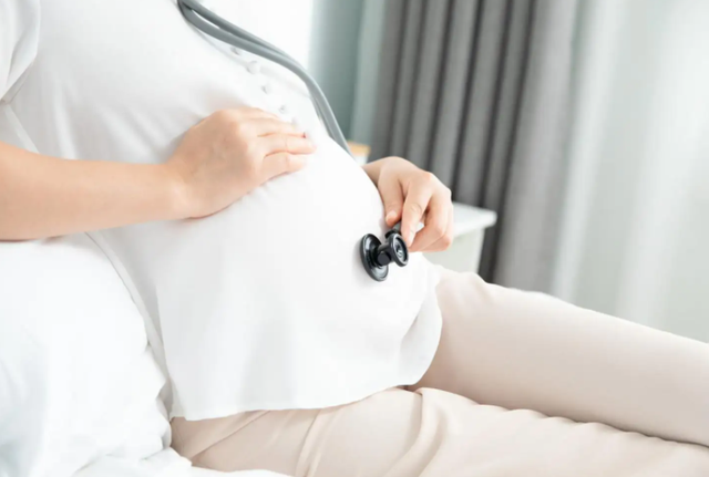 18岁能结婚吗，新婚姻法18岁可以结婚吗（教授建议结婚年龄降至18岁）