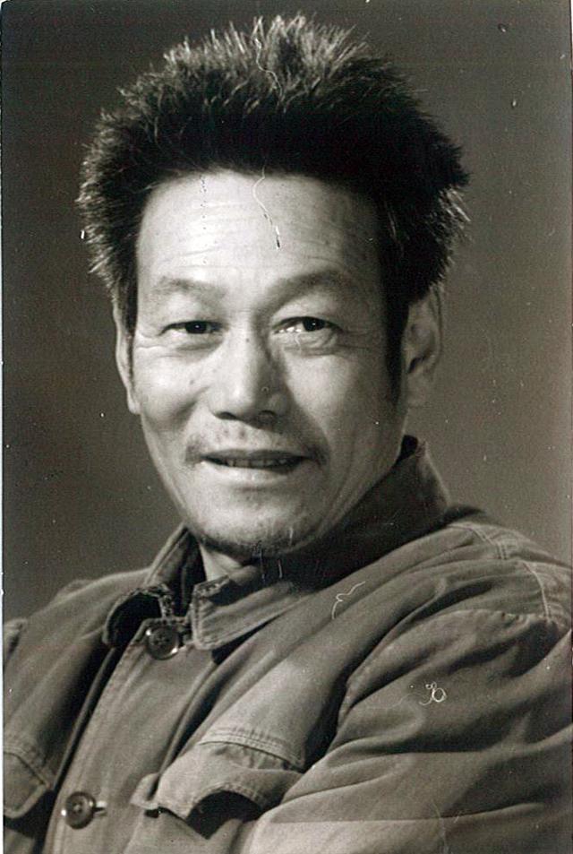 导演管虎个人简历，见证您与妈妈的患难与恩爱