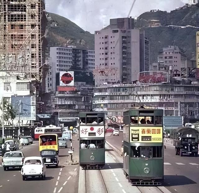 香港回归之前的占地面积是多少，香港全部面积（英国每年拿走上千亿）