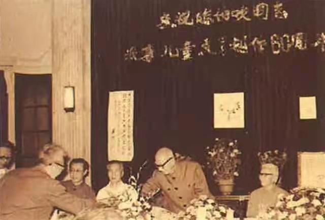 秦文君简介及作品，秦文君：一个清澈、透亮的前辈