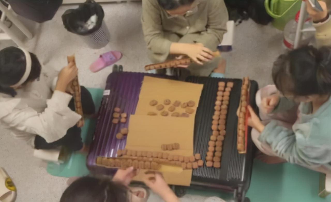 在学校无聊时干什么（大学封校无法外出）