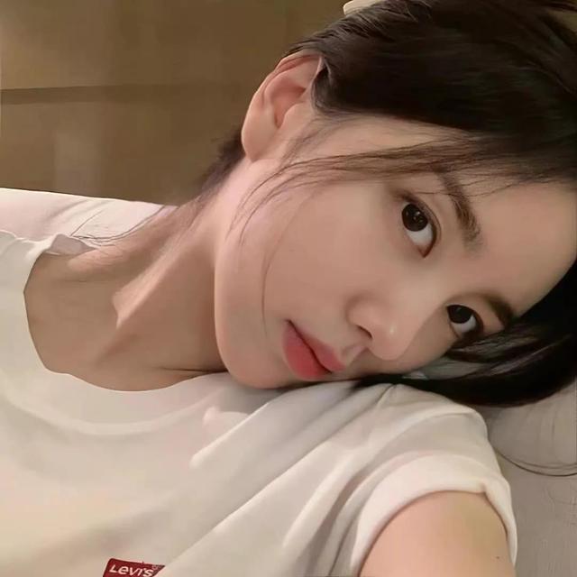 女生头像ins纯欲风，ins纯欲风女生头像微信（纯欲女生头像）