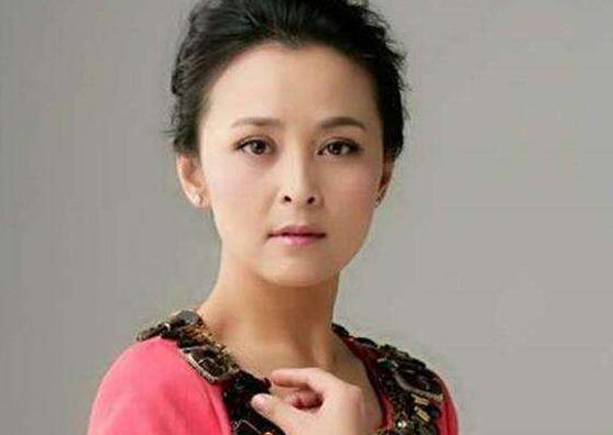 何音：为了儿子跟黄志忠离婚，为了儿子又嫁小丈夫