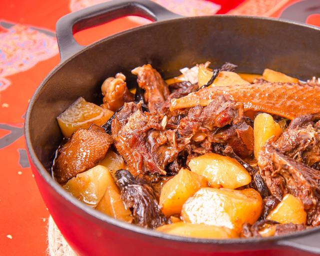 大鹅怎么炖才好吃,炖大鹅的方法和步骤(东北大鹅怎么炖才好吃)