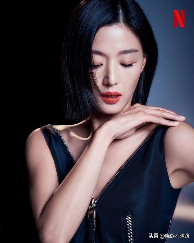 奔四奔五的女人，尽量别留长卷发，显老！试试这3种短发，真减龄