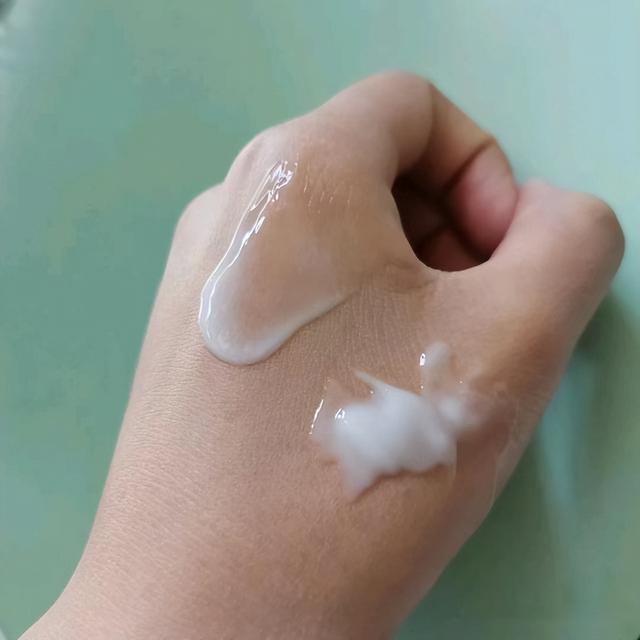 35一40岁国货眼霜，国货眼霜哪个牌子好用40岁用（建议女人到了三四十岁）