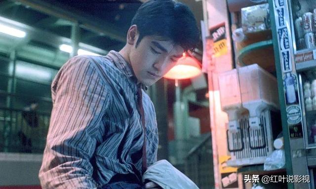 金城武！《重庆森林》，重庆森林金城武剧照（经典台词还是得看王家卫的《重庆森林》图片）