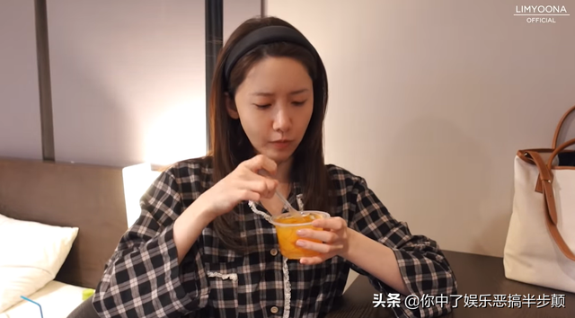 林允儿去剧组拍戏竟然无人认出？助理笑言：是不是因为你素颜啊