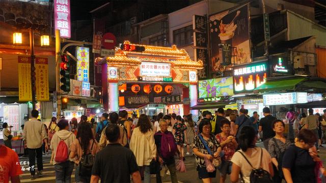 臺灣夜市小吃排名,臺灣的特產(那裡才是正宗的中國味道)