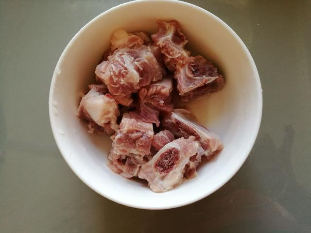 西兰花排骨创意菜名，西兰花创意菜品（教你营养解馋的西兰花烧排骨）