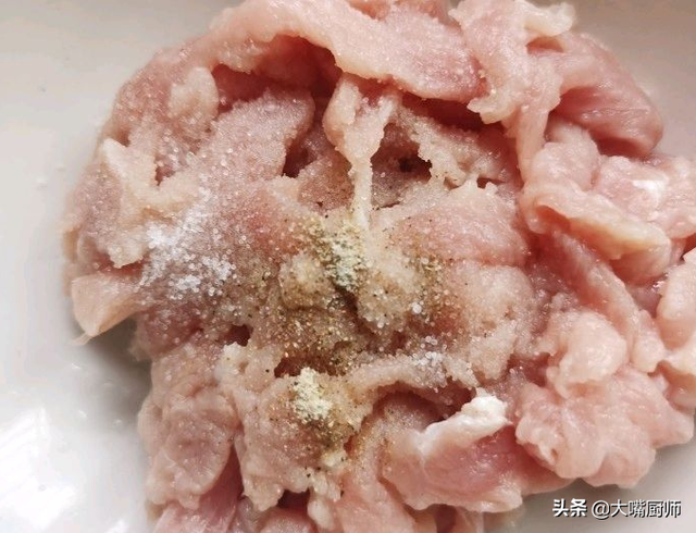 肉丝怎么炒才嫩，鱼香肉丝怎样炒好吃（学会3个技巧）