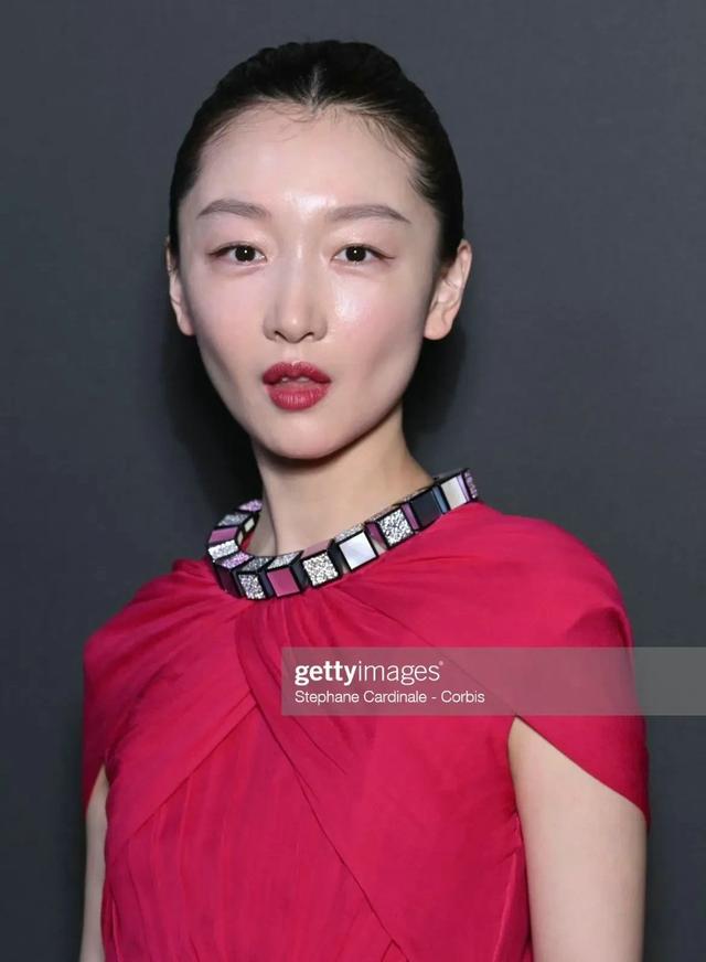 周冬雨多少岁了今年多大，32岁周冬雨被质疑面相变了