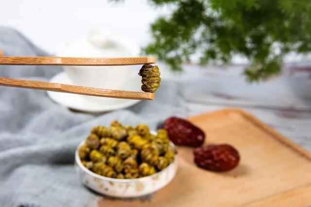 石斛和什么一起泡茶好，中华九大仙草之首