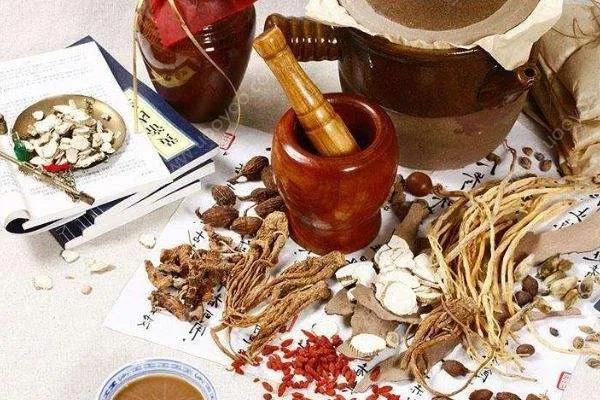 吃什么补精养肾，男人吃什么补肾又补精（分享补肾添精方，助你如常）