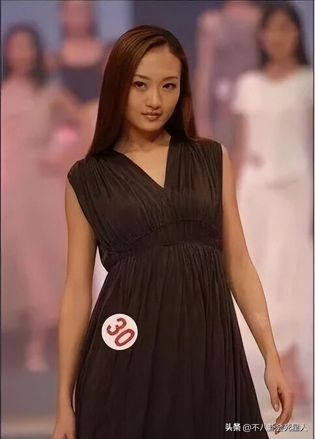 看不起人的图片，鄙视你图片（明星的早期照片）