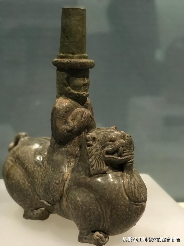 青瓷莲花尊是什么朝代的，青瓷莲花尊是什么朝代的瓷器（湖北省博：两晋和南朝时期）