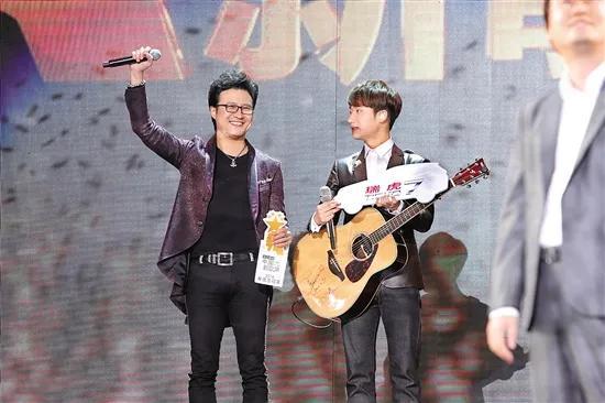 盘点历届《中国好声音》冠军及导师