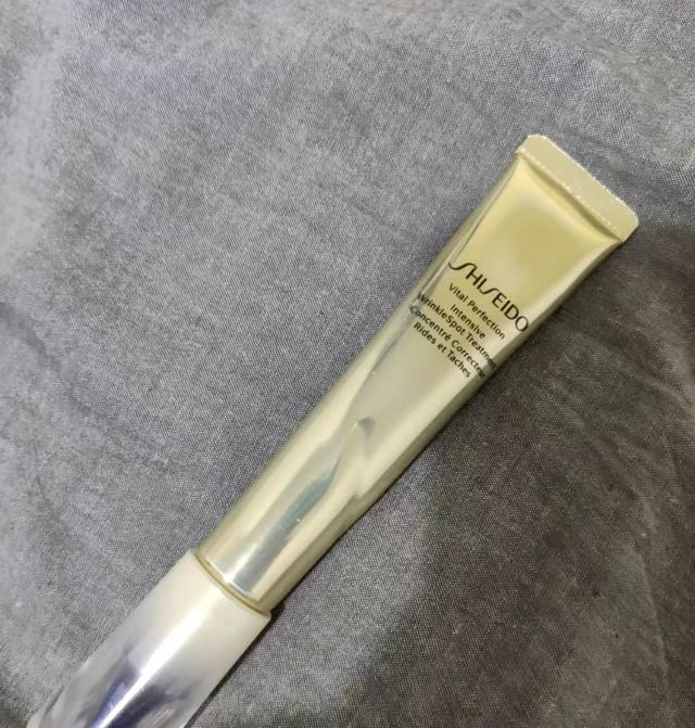 什么眼霜去皱效果好，真正可以去皱的眼霜（良心推荐这几款超火爆的抗老眼霜）