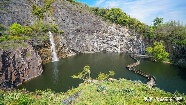 上海深坑酒店的坑是怎么形成的，上海深坑酒店（上海坑最多的地方在松江）