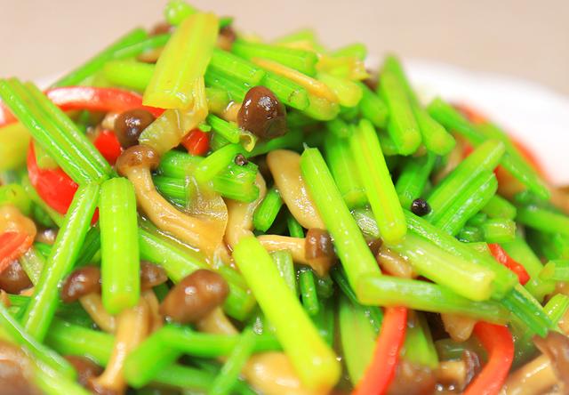 30克用勺子量图片，50克有多少参照物（老话说“伏天不吃苦）