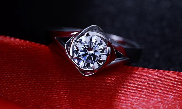 婚戒哪个牌子好，钻戒哪个品牌好（买钻戒品牌重要吗）