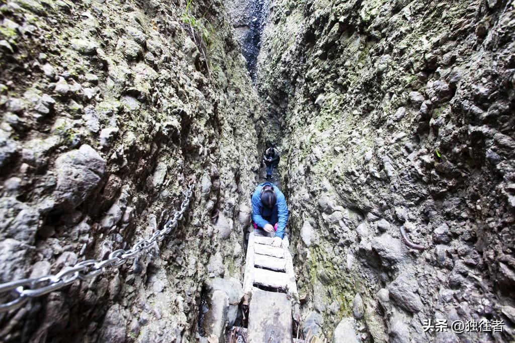 皖西大裂谷风景区，六安皖西大裂谷风情谷（罕见的山裂奇观）