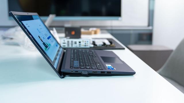 办公笔记本电脑推荐，商务办公笔记本电脑推荐（2022款华硕破晓2轻薄笔记本电脑开箱）