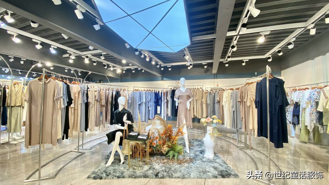 服装店女装,服装店学会这些陈列技巧让你业绩翻10倍 - 玉三网