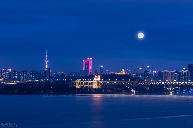 南京晚上哪里好玩的景点，上海旅游景点哪里好玩（共赴2022南京中秋佳节）