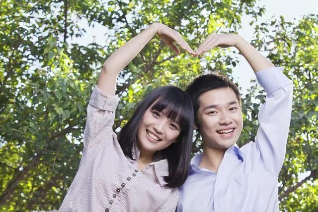 和女朋友聊天的话题，和女朋友聊天的话题大全都有哪些（从以下几个方面找话题）