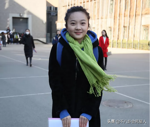 人前风光无限，人后被亲妈当成“提款机”，这5位童星满是辛酸泪